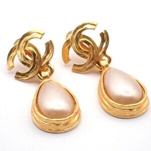 CHANEL CC Imitation Pearl Dangle Drop Earrings Clip-On 97A White GHW 77RL674